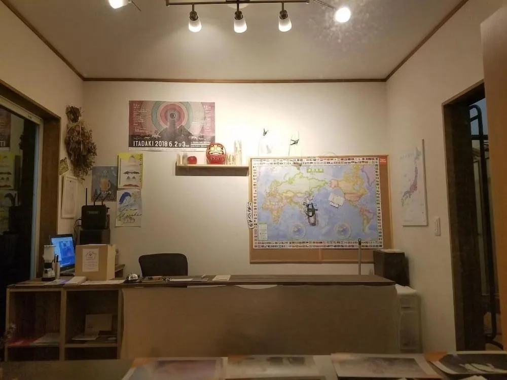 Guesthouse-Lahar- Hostel