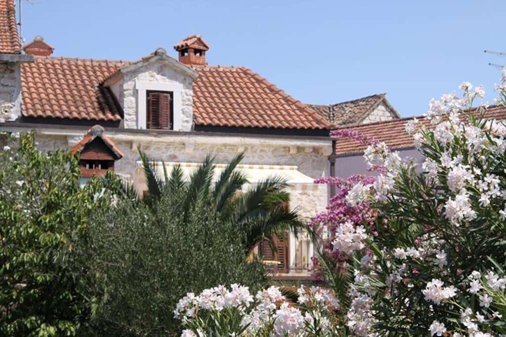 House Davor