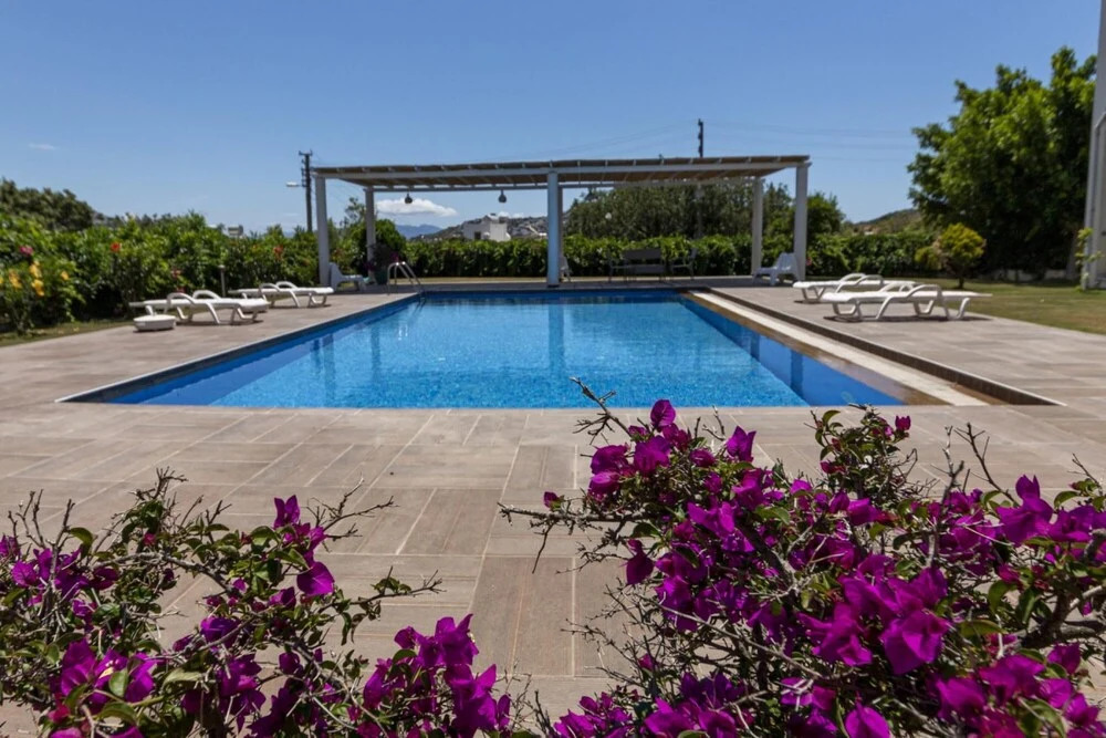 Captivating House With Shared Pool in Bodrum