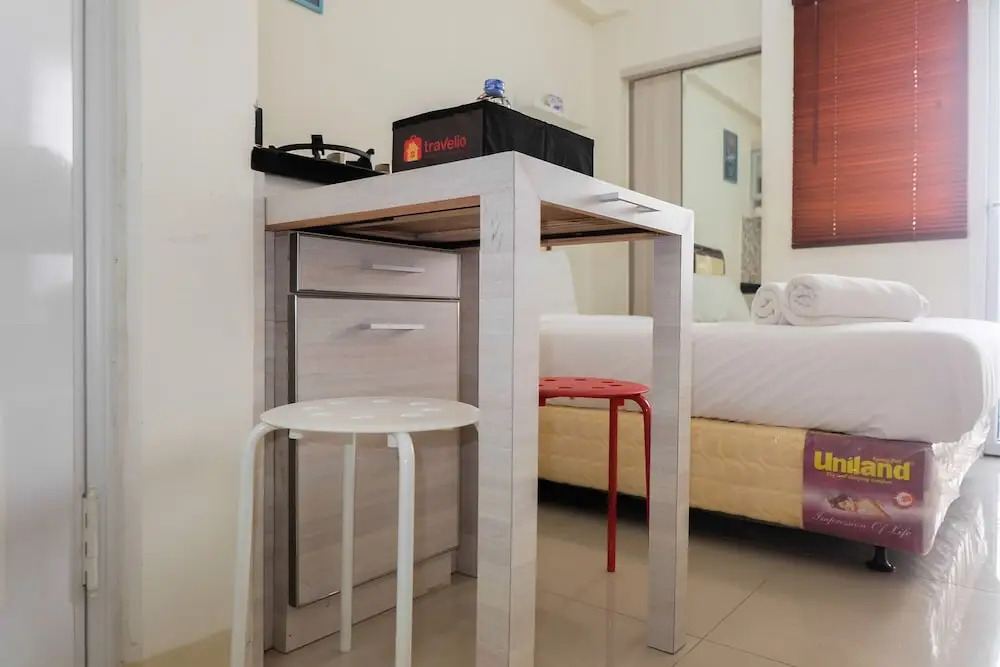 Cozy Studio Apartment Connected to Mall at Green Pramuka