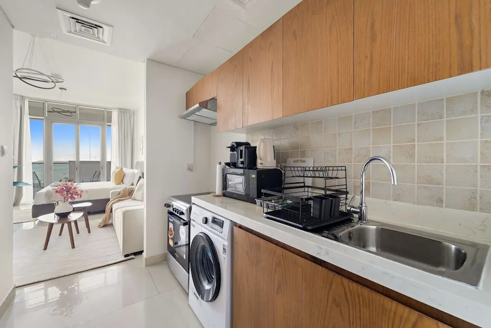 Silkhaus Holiday Studio Stay in Julphar Tower