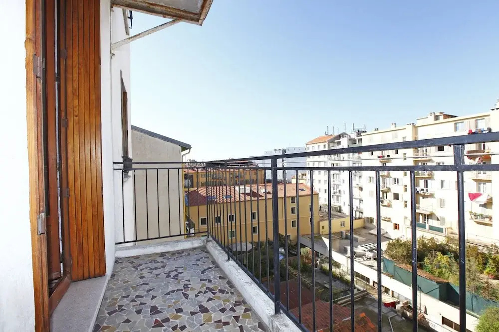 Grand Studio 30m² En Centre-Ville À Nice