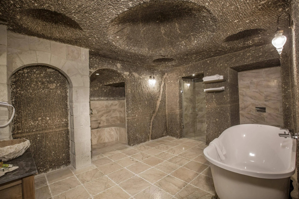 Hera Cave Suites