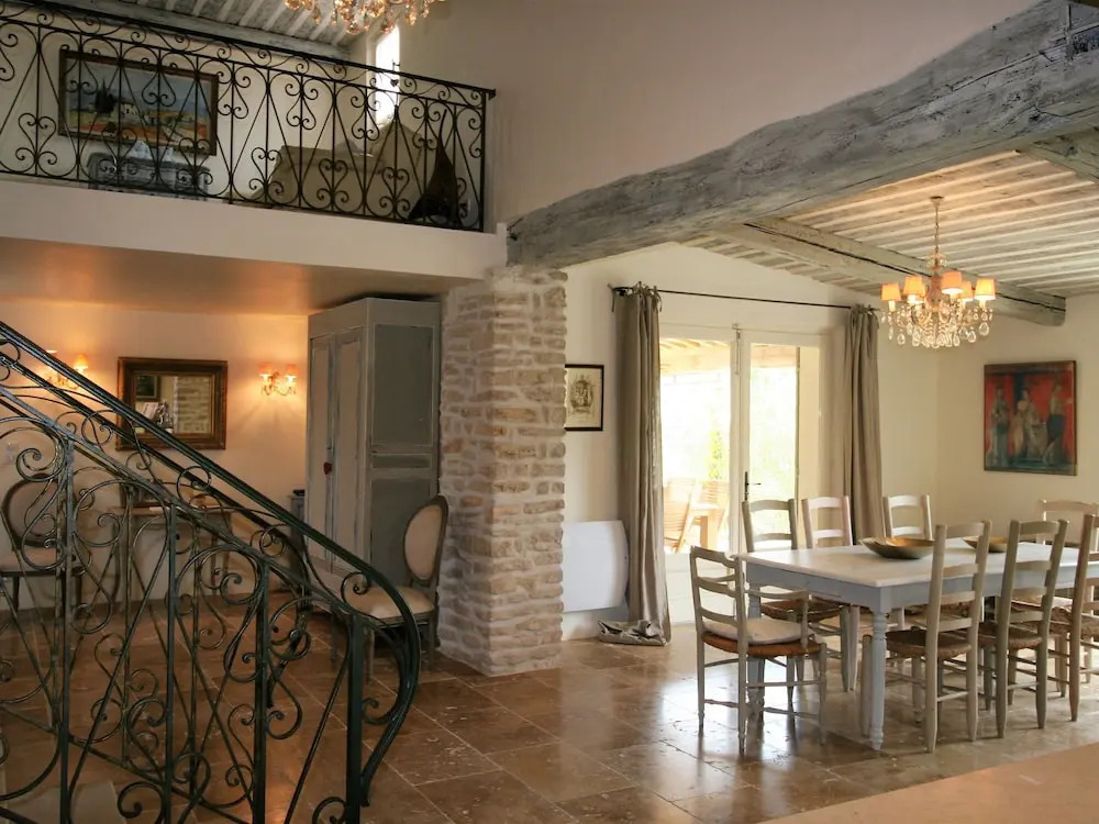 Mas in Eygalières with Heated Pool