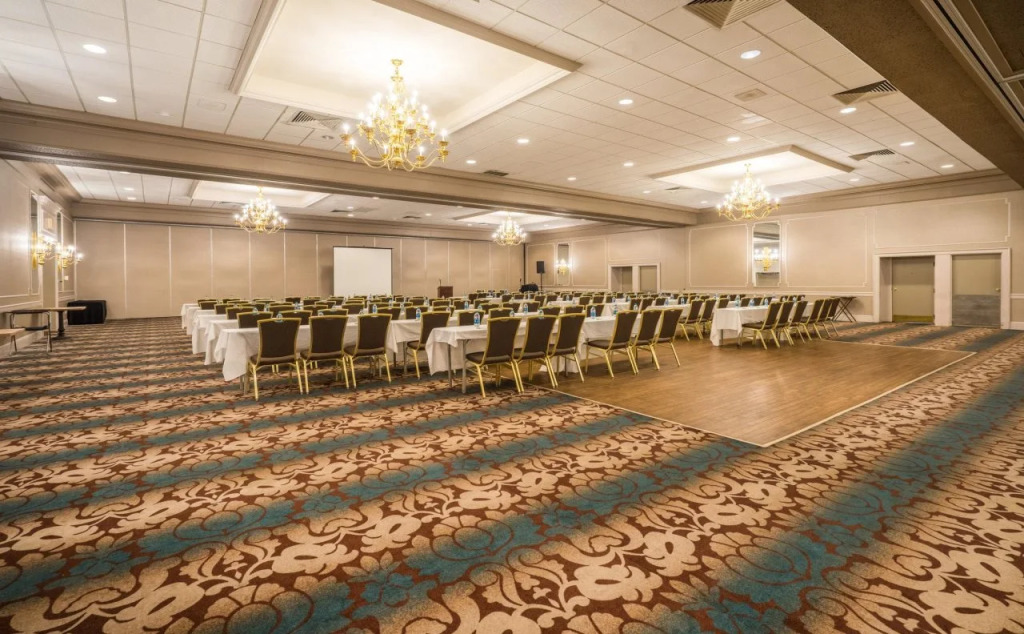 enVision Hotel & Conference Center Mansfield-Foxboro