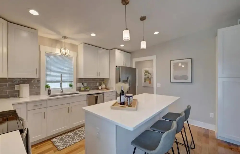 Fall Festivities - 4BR Home by IU Stadium Bloomington Bliss