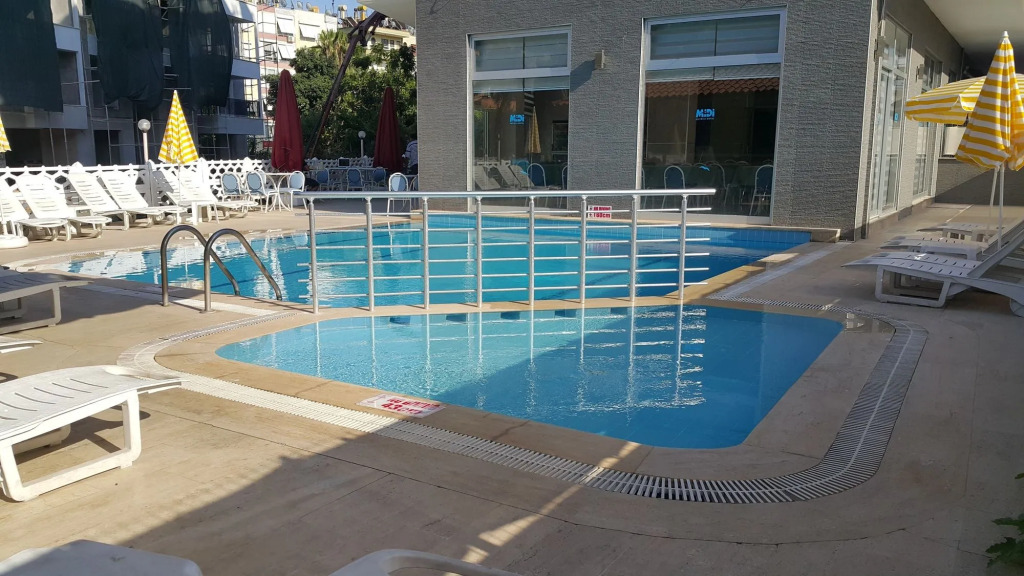 Midi Suites & Hotels