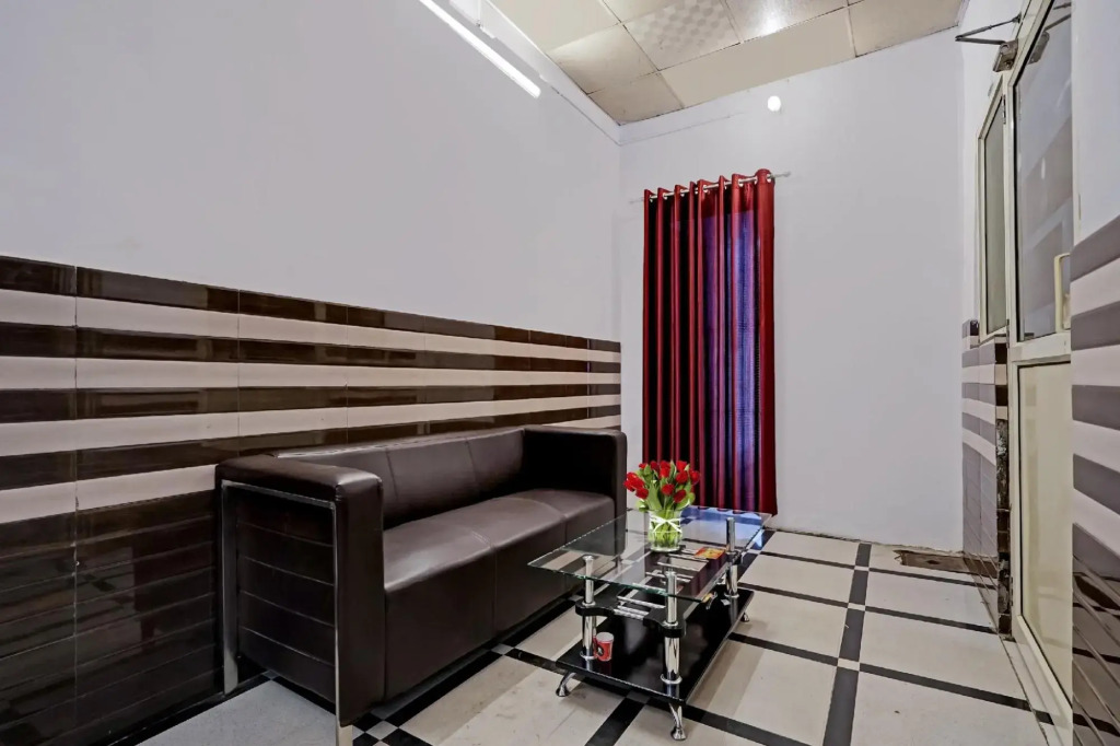 Flagship 70144 Hotel Happy Stay