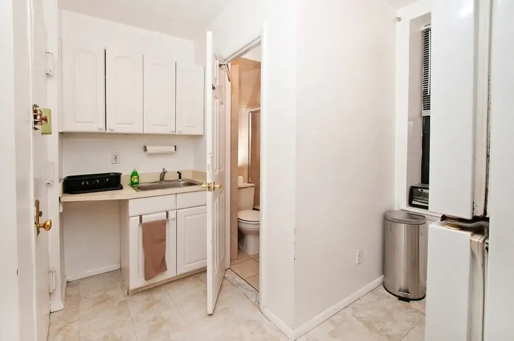 Chic & Modern 2 BR on Upper East Side