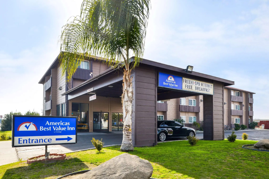 Studio 6 Suites Delano, CA