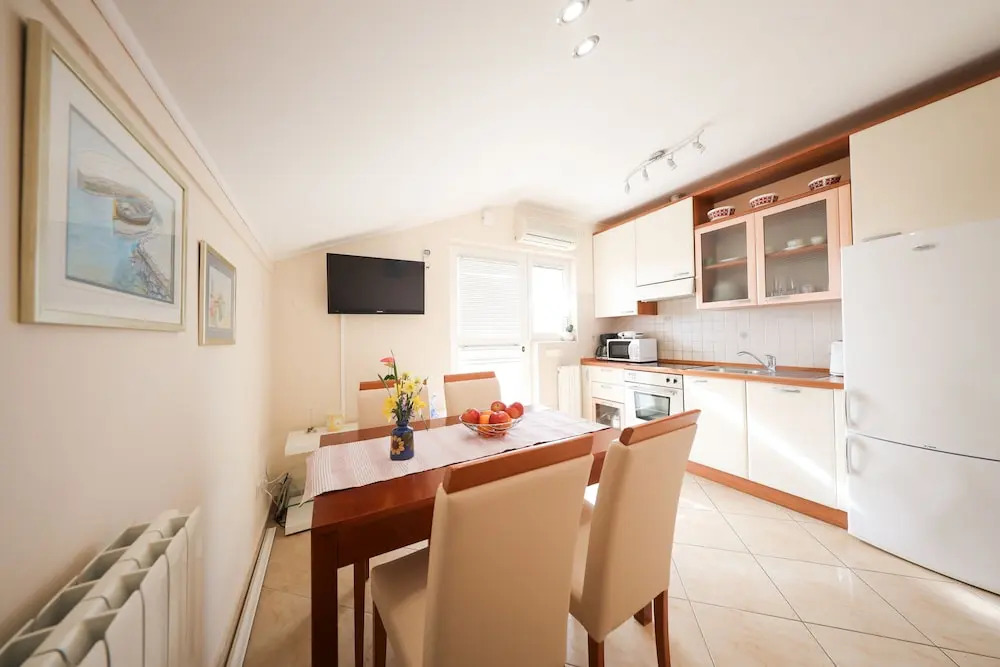 Apartments 150m from beach with parking