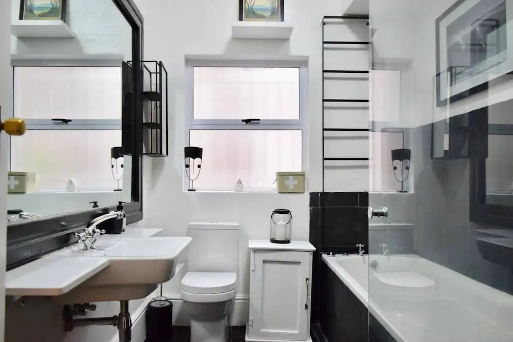 Characterful and Stylish 3 Bedroom Home In Green Point