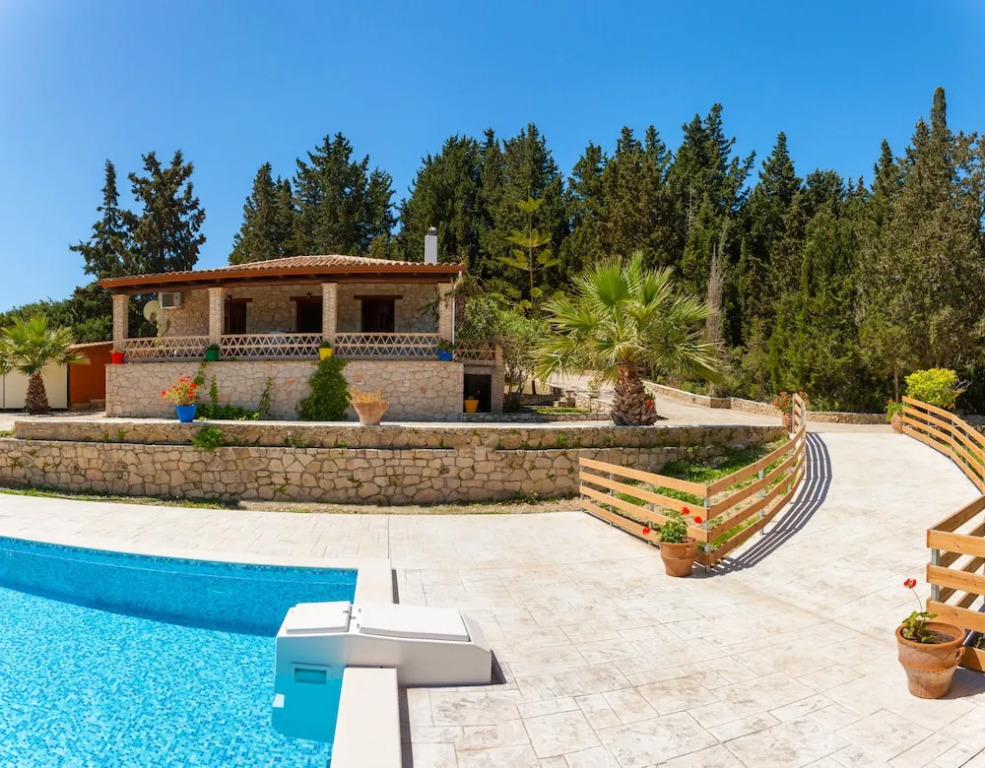 Liuba Houses