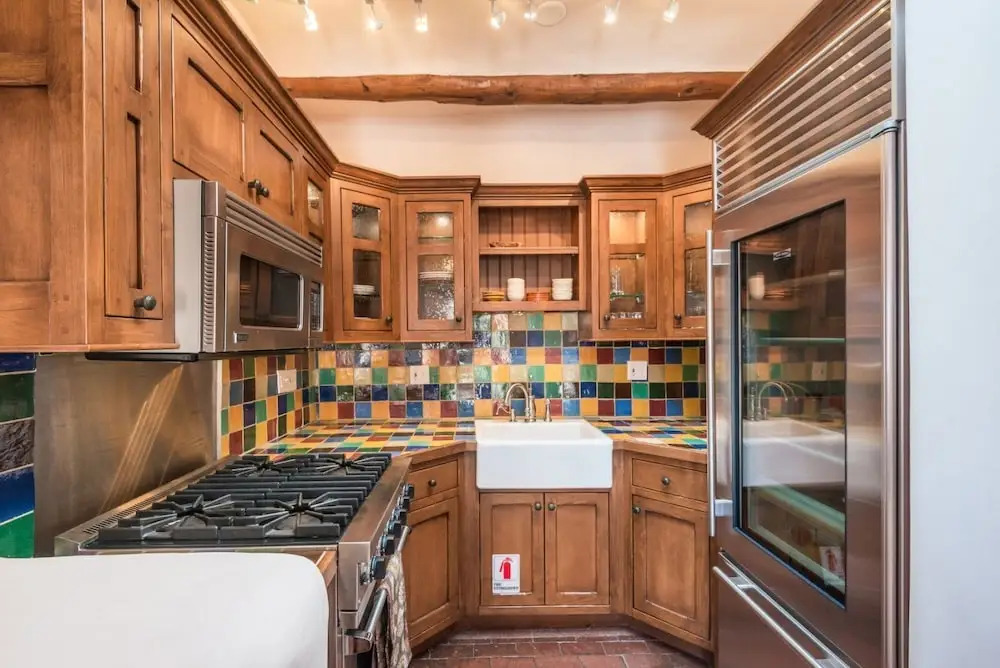 Buena Suerte - Quintessential Eastside Pied-a-terre, Fabulous Views and Patios, Kiva Fireplace, Walk to Canyon Rd. and the Plaza