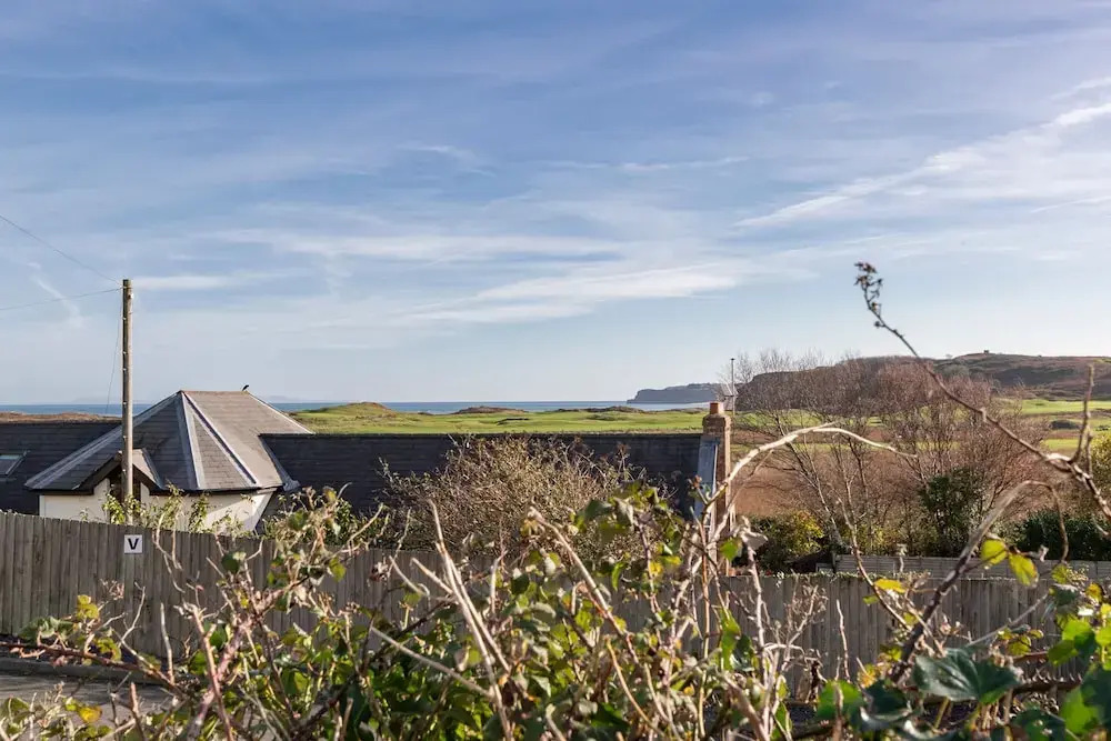 Gorse Cottage - Sea Views Village Centre