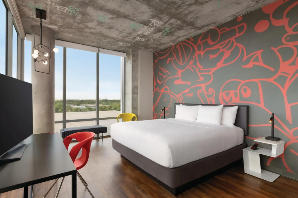 Kompose Boutique Miami Airport