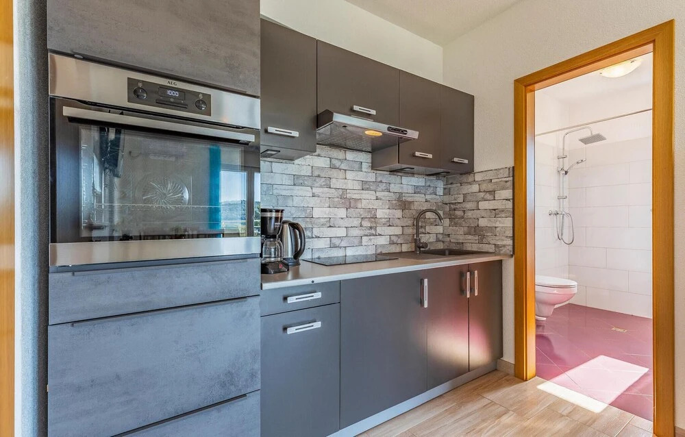 Beautiful Apartment in Pomer With 1 Bedrooms and Wifi