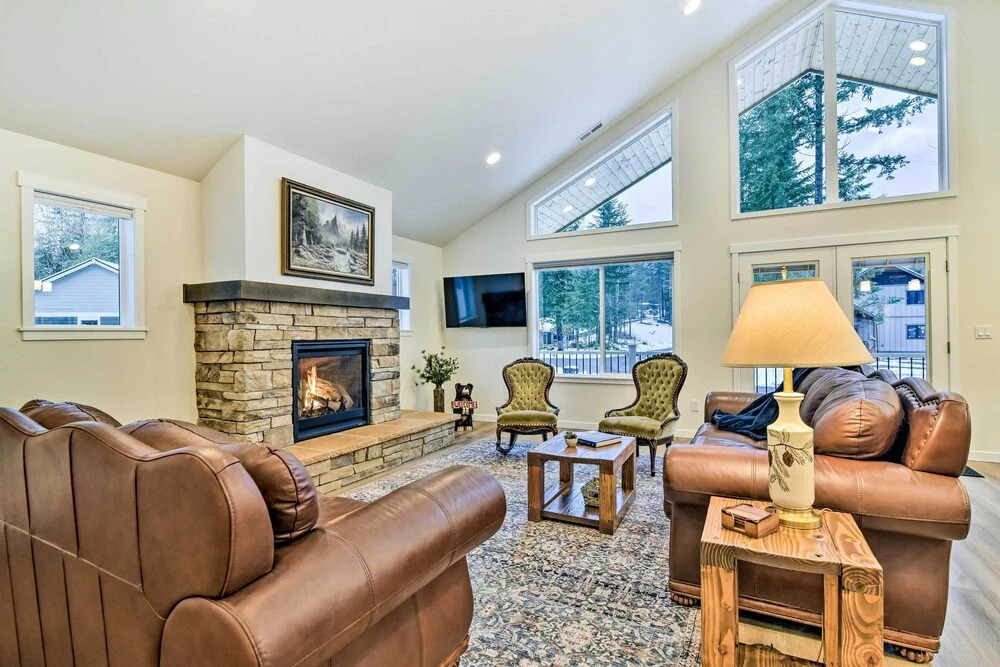Family-Friendly Packwood Retreat w/ Deck