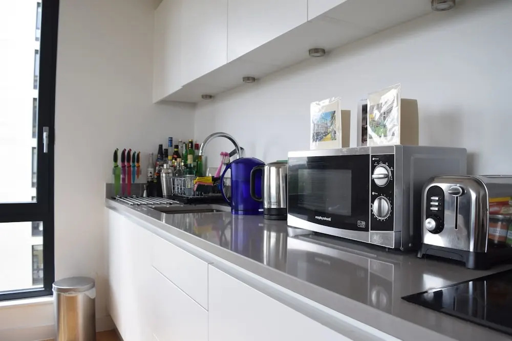 Stylish Flat With A Balcony Over Canal in Bethnal Green
