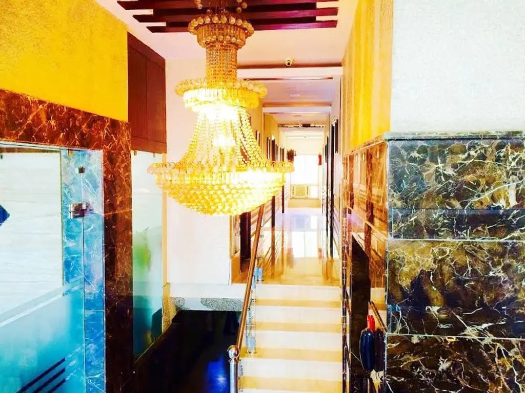 FabHotel Tryfena East of Kailash