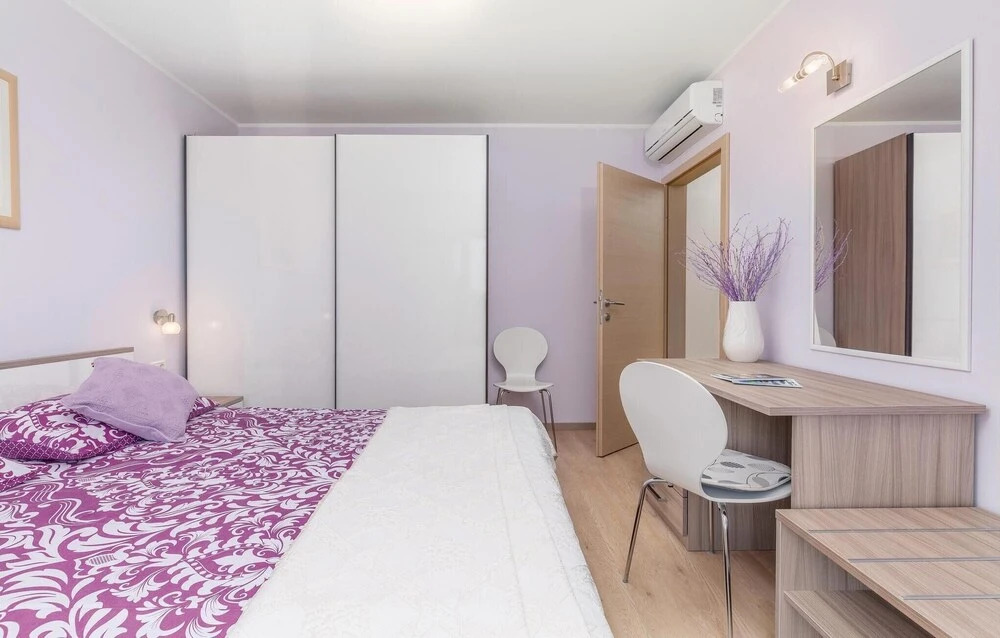 Lovely Home In Peruski