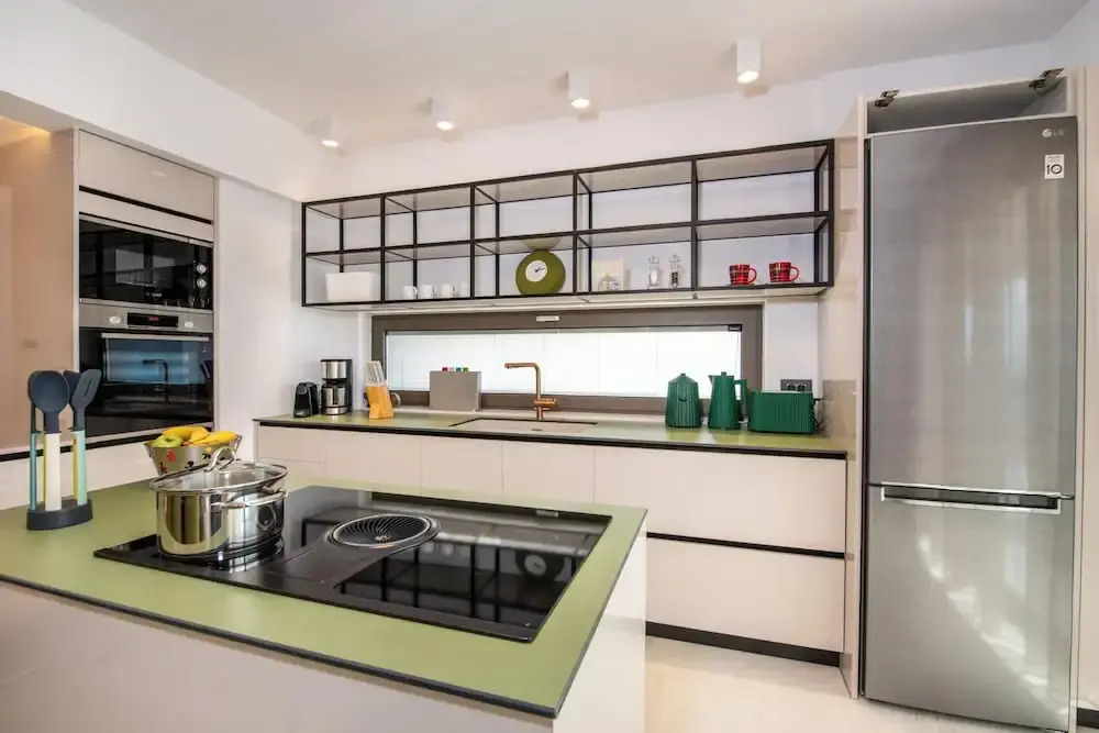 Flos Apartments
