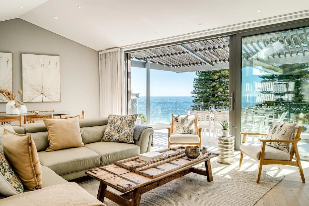4 Bed Coastal Retreat W Pool Views Llandudno Sands