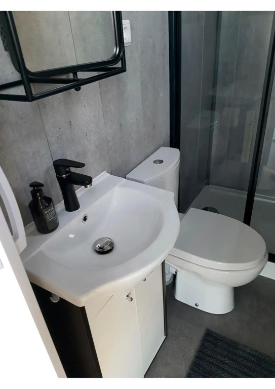 Unique Water Stay Tiny Hausboot für 2 Personen