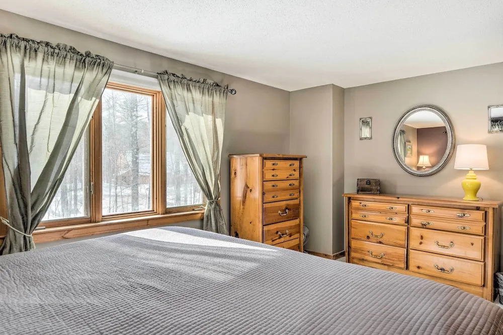 Cozy Conway Area Home ~ 4 Mi to Cranmore Mountain