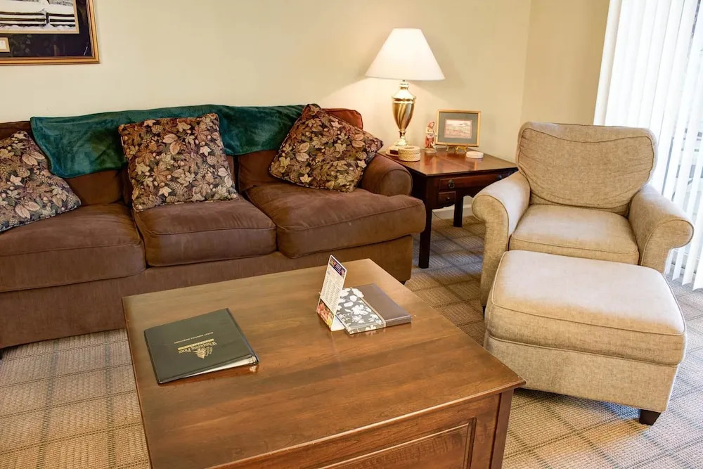 Whispering Pines 424
