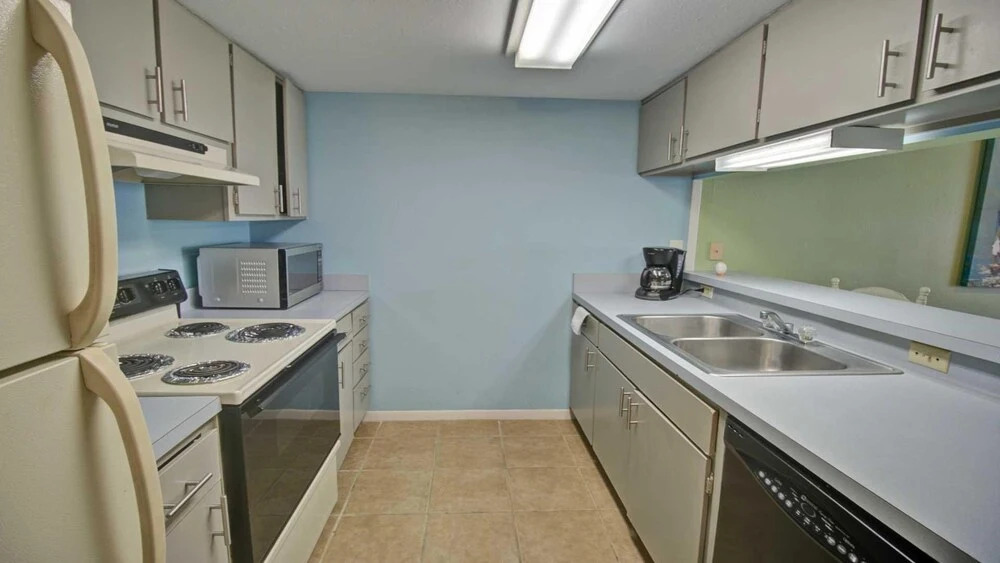 211 - 2 Br Condo