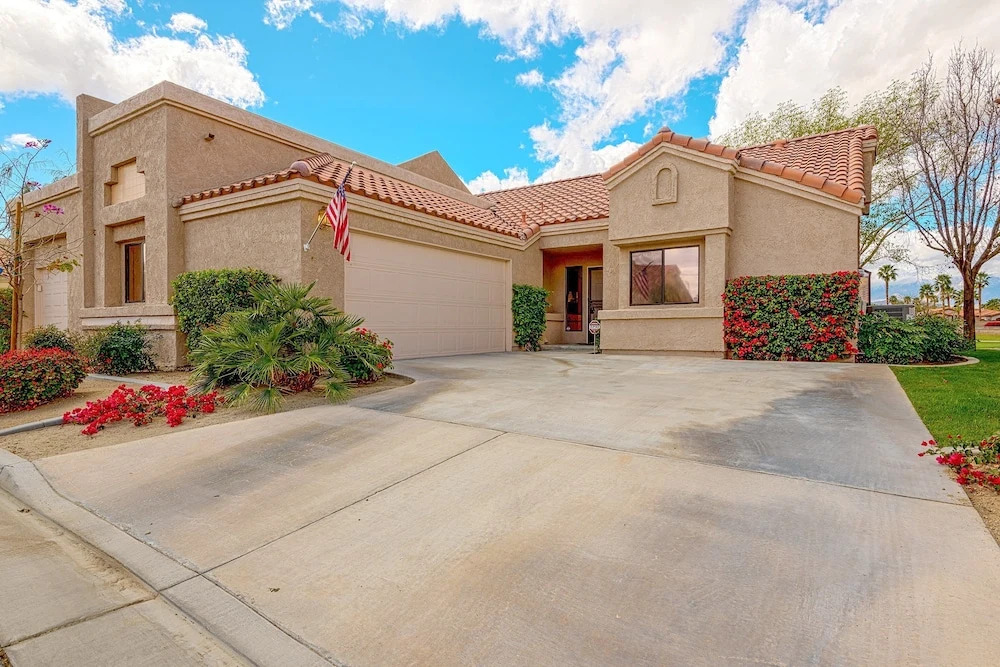 Elegant Fairway Condo #16-18 2 Bedrooms 2 Bathrooms Condo