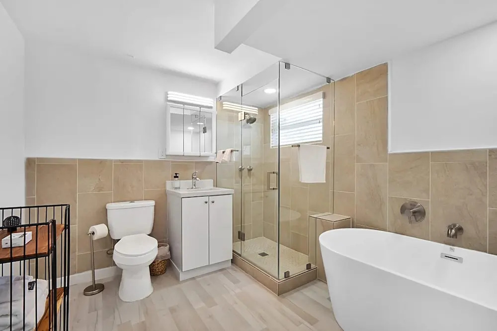 Santorini House - 3 Bed 2 Bath in Wilton Manors - Walking Distance to Wilton Drive