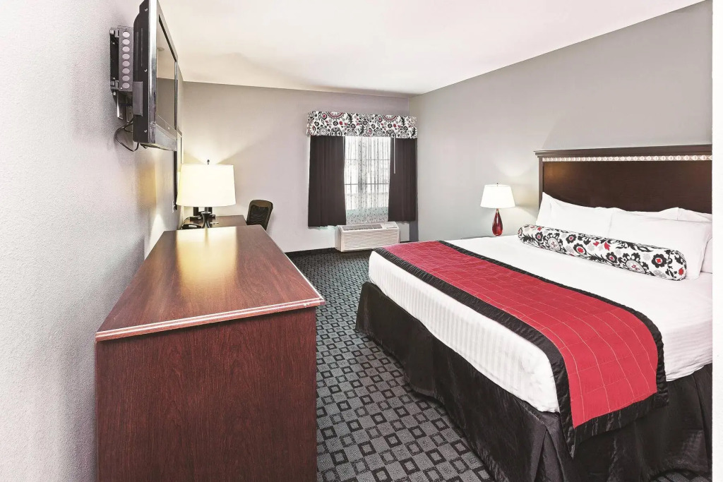La Quinta Inn & Suites by Wyndham Decatur