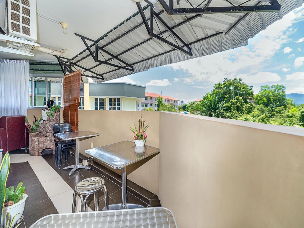 SPOT ON 90042 One Plaza Eco Hotel