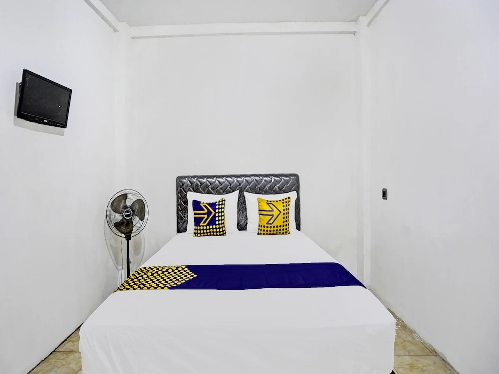 Hotel O Griya Sandi Residence Family NearPantai Boom