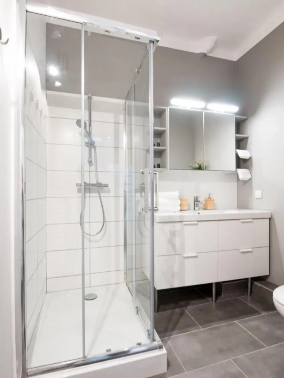 White Residence 4rooms - City Center