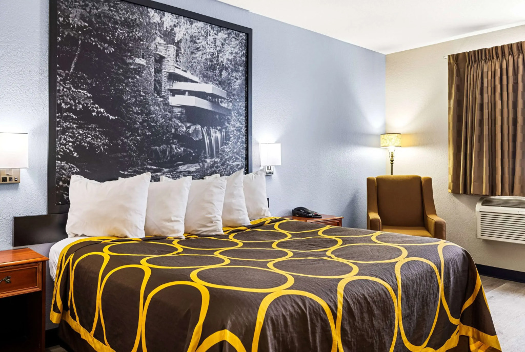 Super 8 by Wyndham Pittsburgh/Monroeville