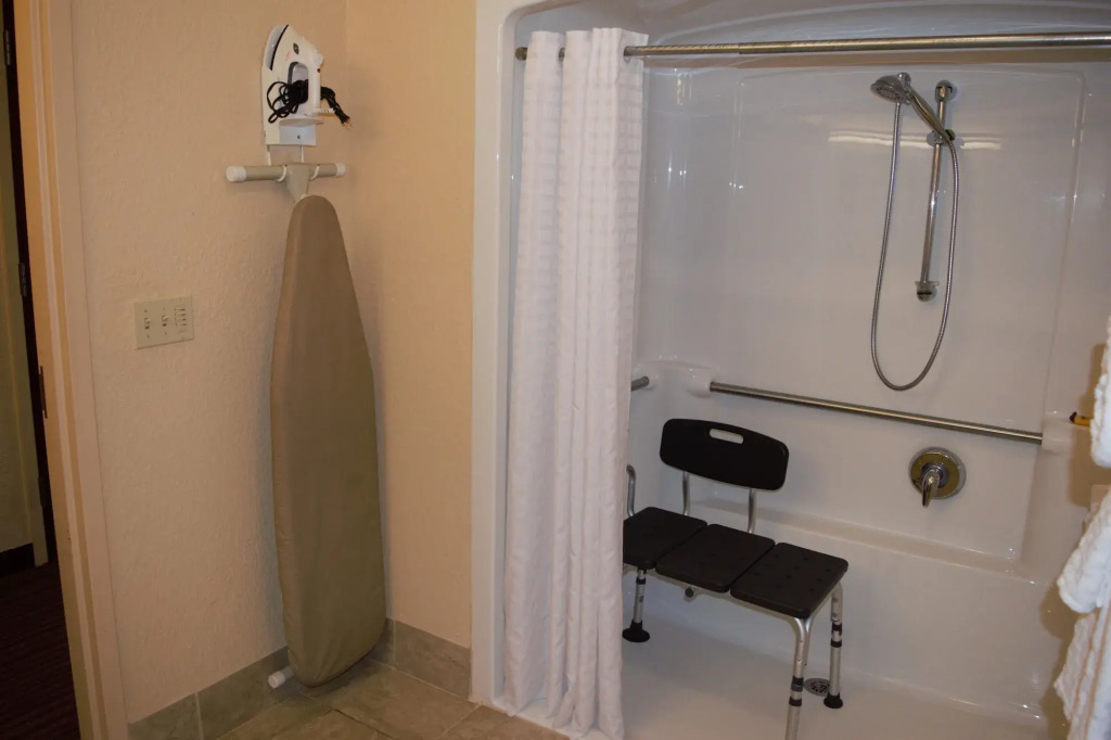Best Western Plus Strawberry Inn & Suites