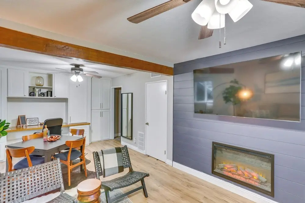 Mid-century Mod Cottage, Steps to Lake Gregory!