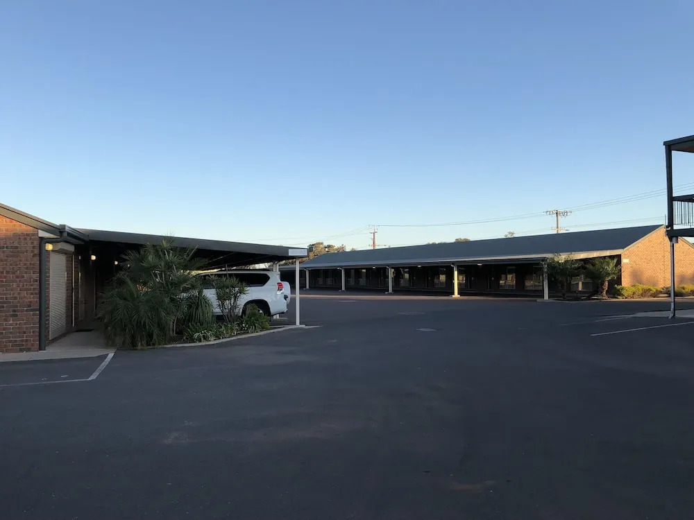 Westland Hotel Motel