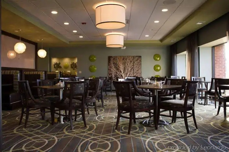 丽笙亨茨维尔机场酒店(Radisson Hotel Huntsville Airport)