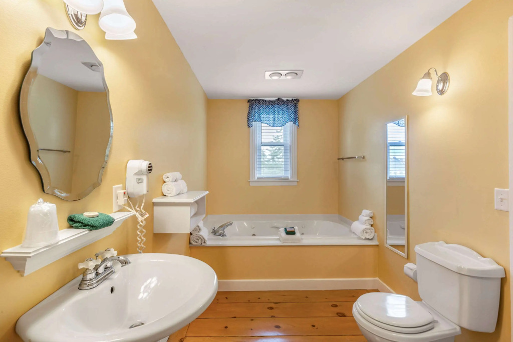 Essex Street Inn & Suites, an Ascend Collection Hotel