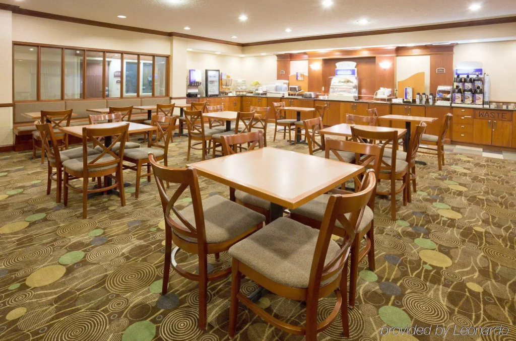 Holiday Inn Express Hotel & Suites Grand Forks by IHG