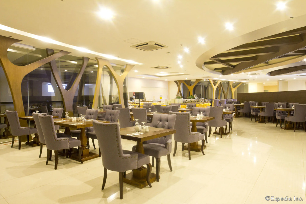 Golden Phoenix Hotel - Manila