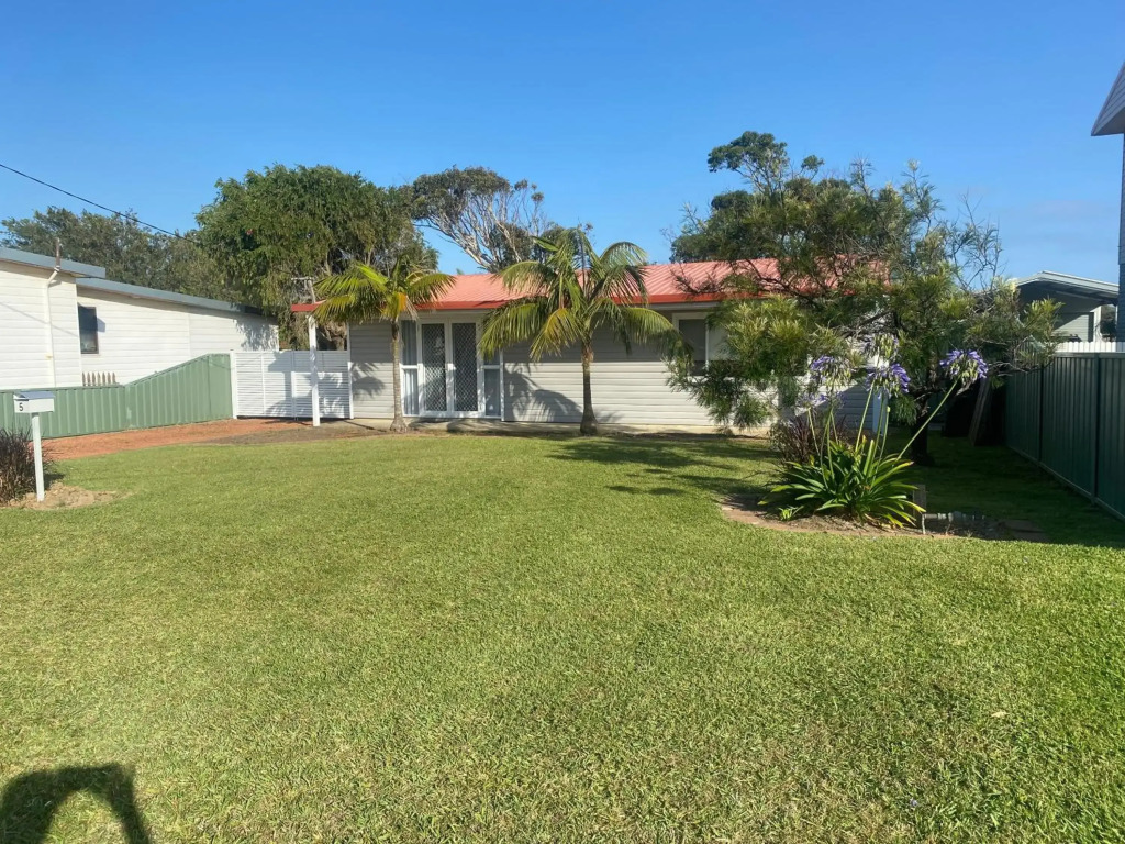 Blue Haze- Pet friendly- Big outdoor living area with a BBQ