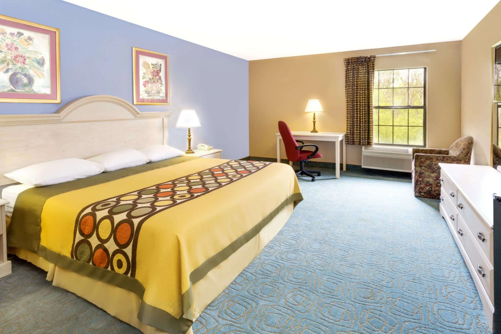 Super 8 Freeport