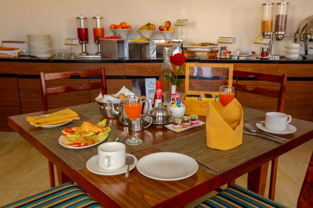 Rosewood Apartment Hotel
