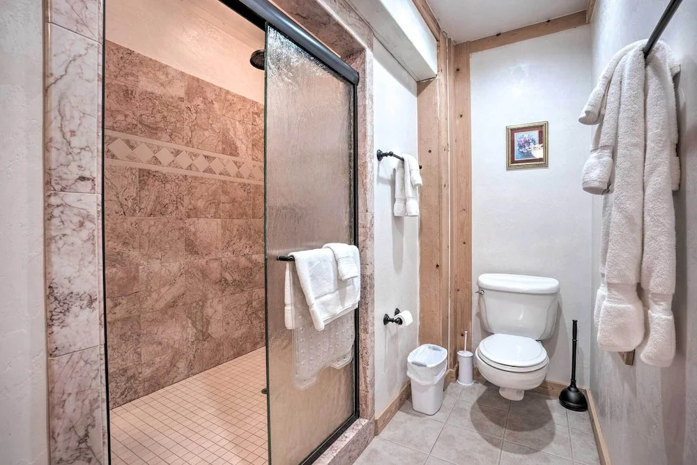 Brookings Vacation Rental Lodge on 88 Acres