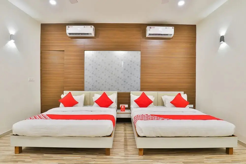 UTSAV GALAXY BANQUET And ROOMS